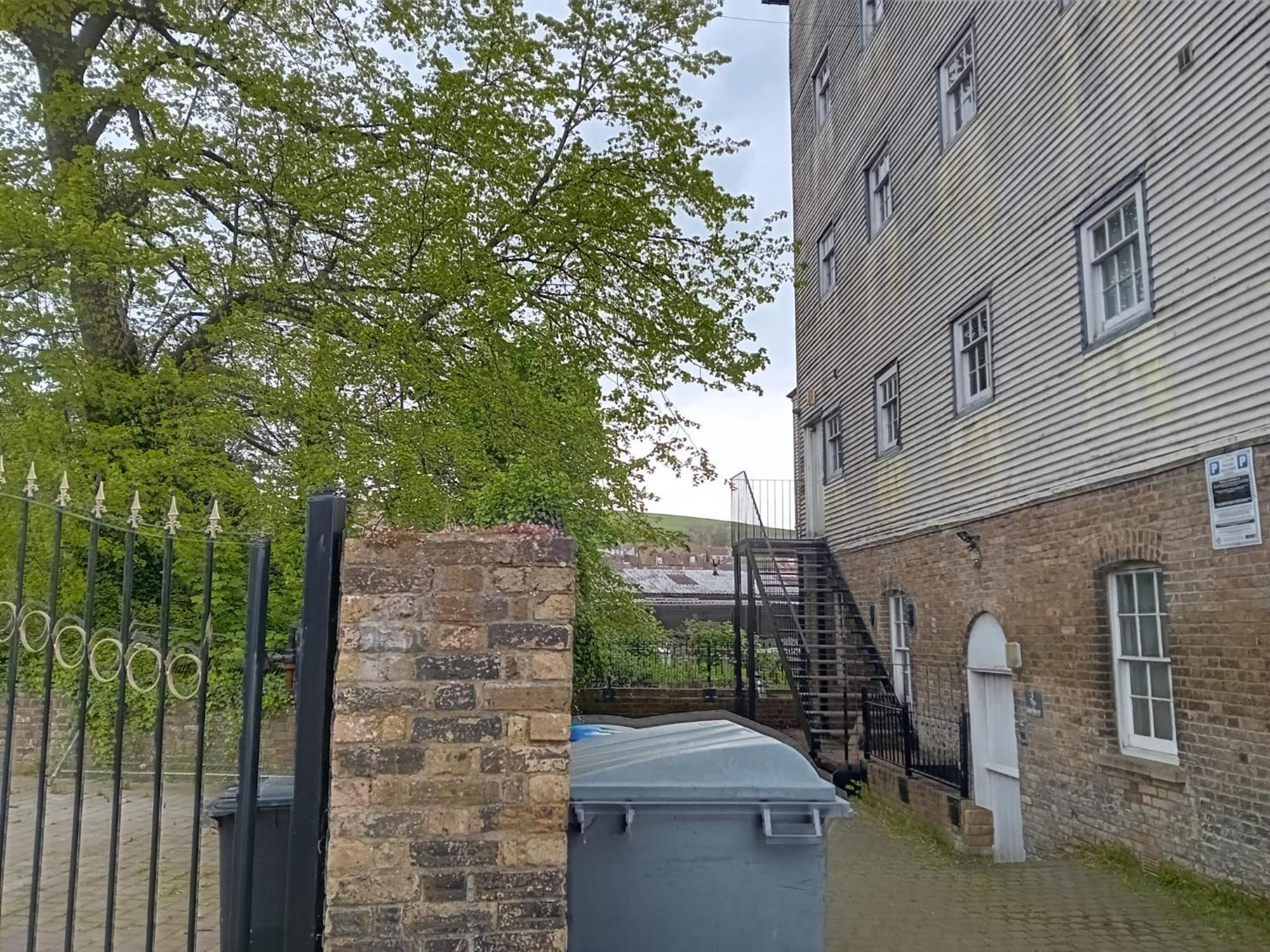 Apartment In Historic Mill, Near Dover Port Экстерьер фото